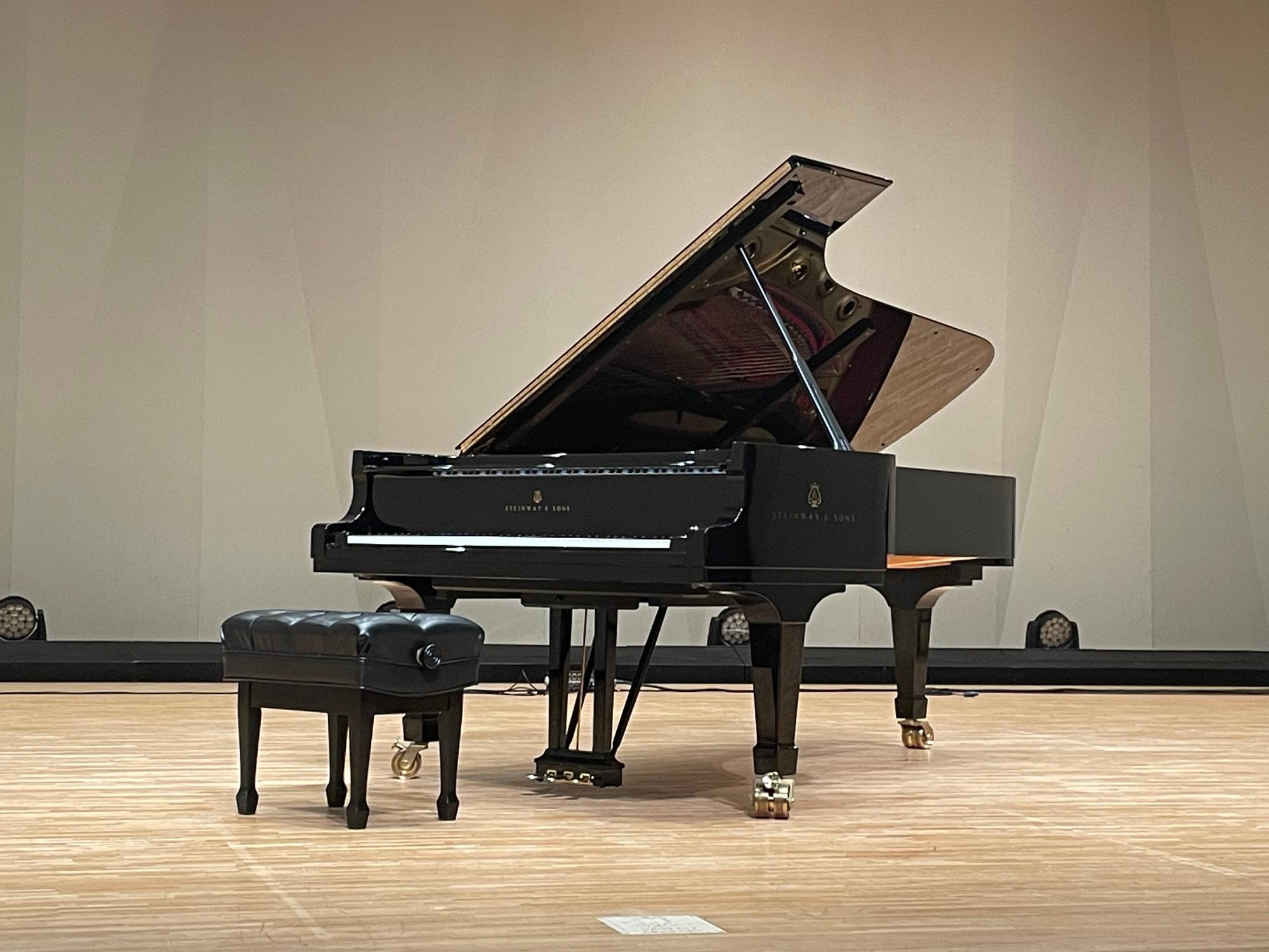スタインウェイ