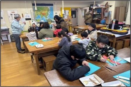 スカイウィングを製作している様子