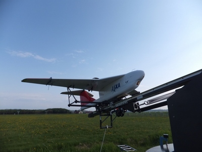 SAFE−1型機が発射台に乗っている写真