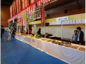 大船渡市産業まつりに出店している銀河連邦物産展ブースの写真