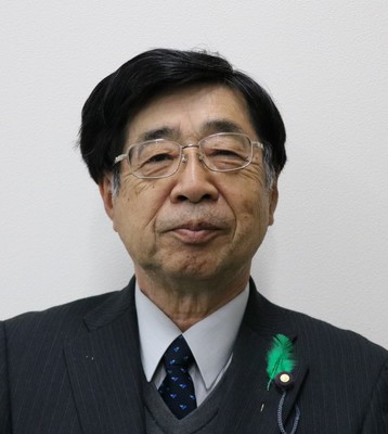 西田輝樹さんの胸から上の正面写真