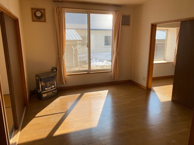 町有住宅（2号）のリビングの写真
